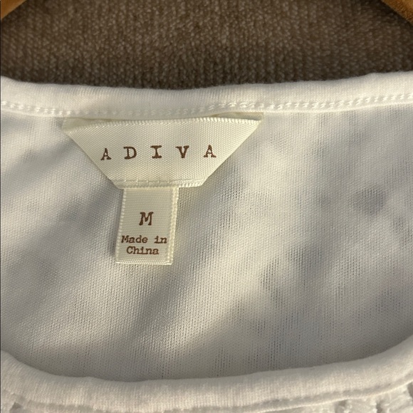 Adiva White Floral Lace Sleeveless Blouse - Picture 2 of 2